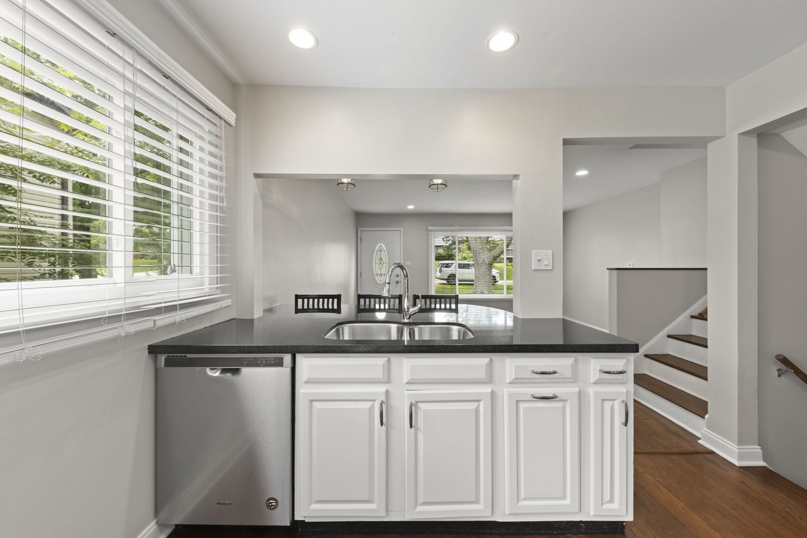 0S635 East Street, Winfield, IL 60190