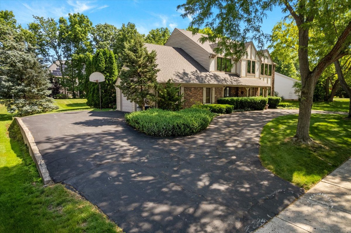 967 W Bauer Road, Naperville, IL 60563