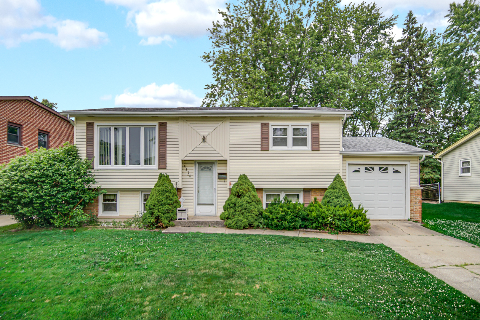 5826 Edward Drive, Oak Forest, IL 60452