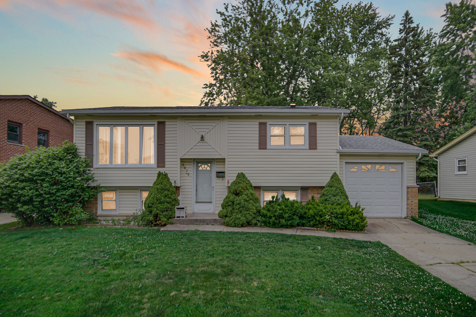 5826 Edward Drive, Oak Forest, IL 60452