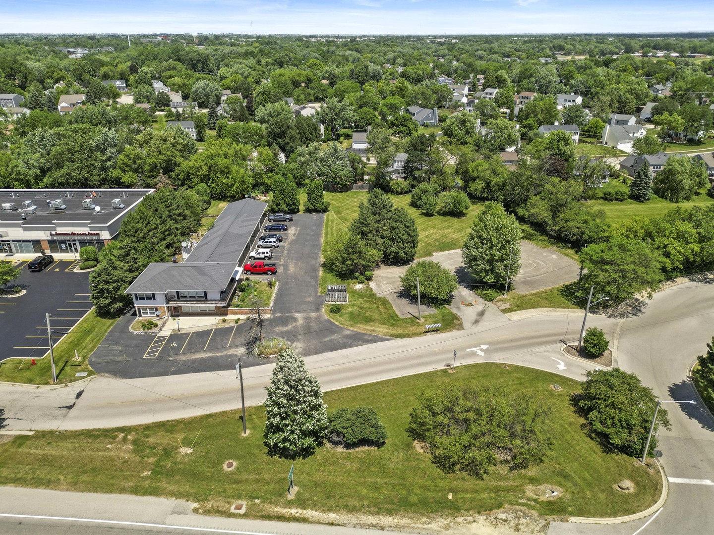 898 S Rand Road, Lake Zurich, IL 60047
