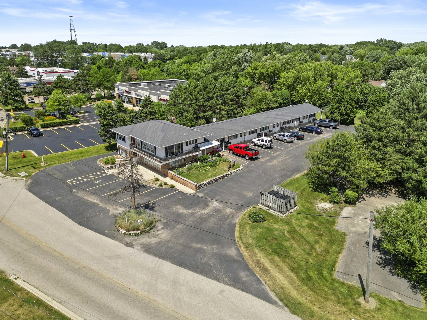 898 S Rand Road, Lake Zurich, IL 60047