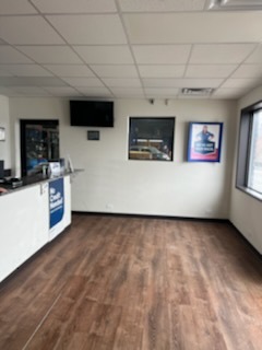 1406 N MILWAUKEE Avenue, Libertyville, IL 60048