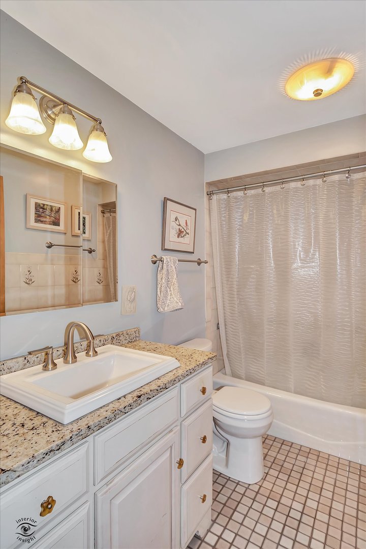 9406 S Leavitt Street, Chicago, IL 60643