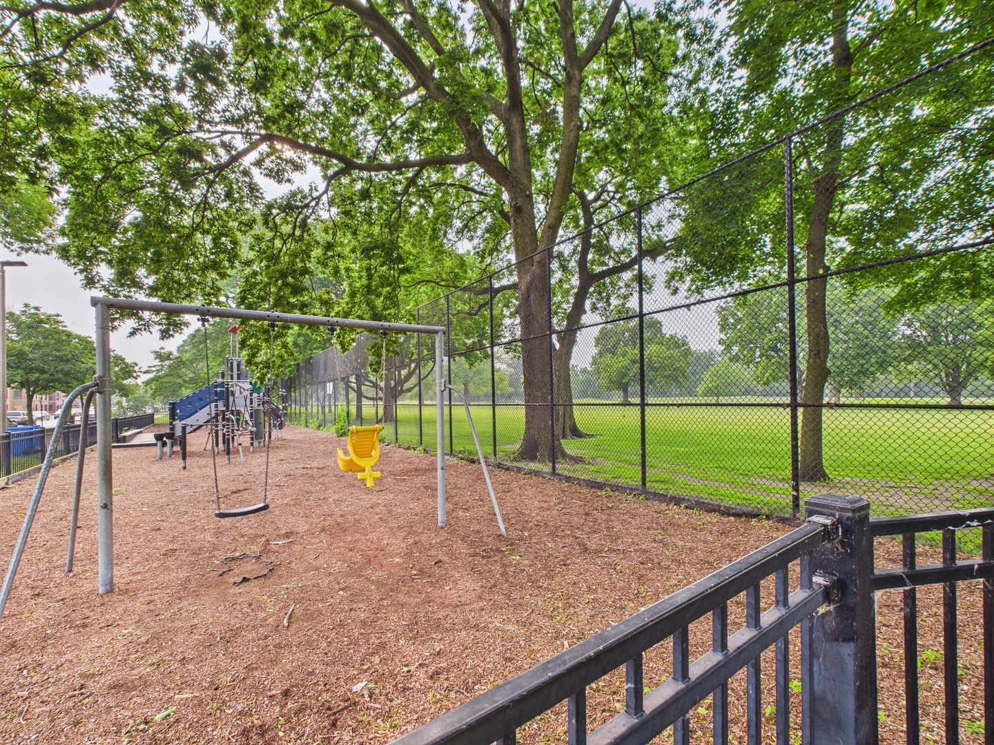 1729 E 67th Street #2E, Chicago, IL 60649