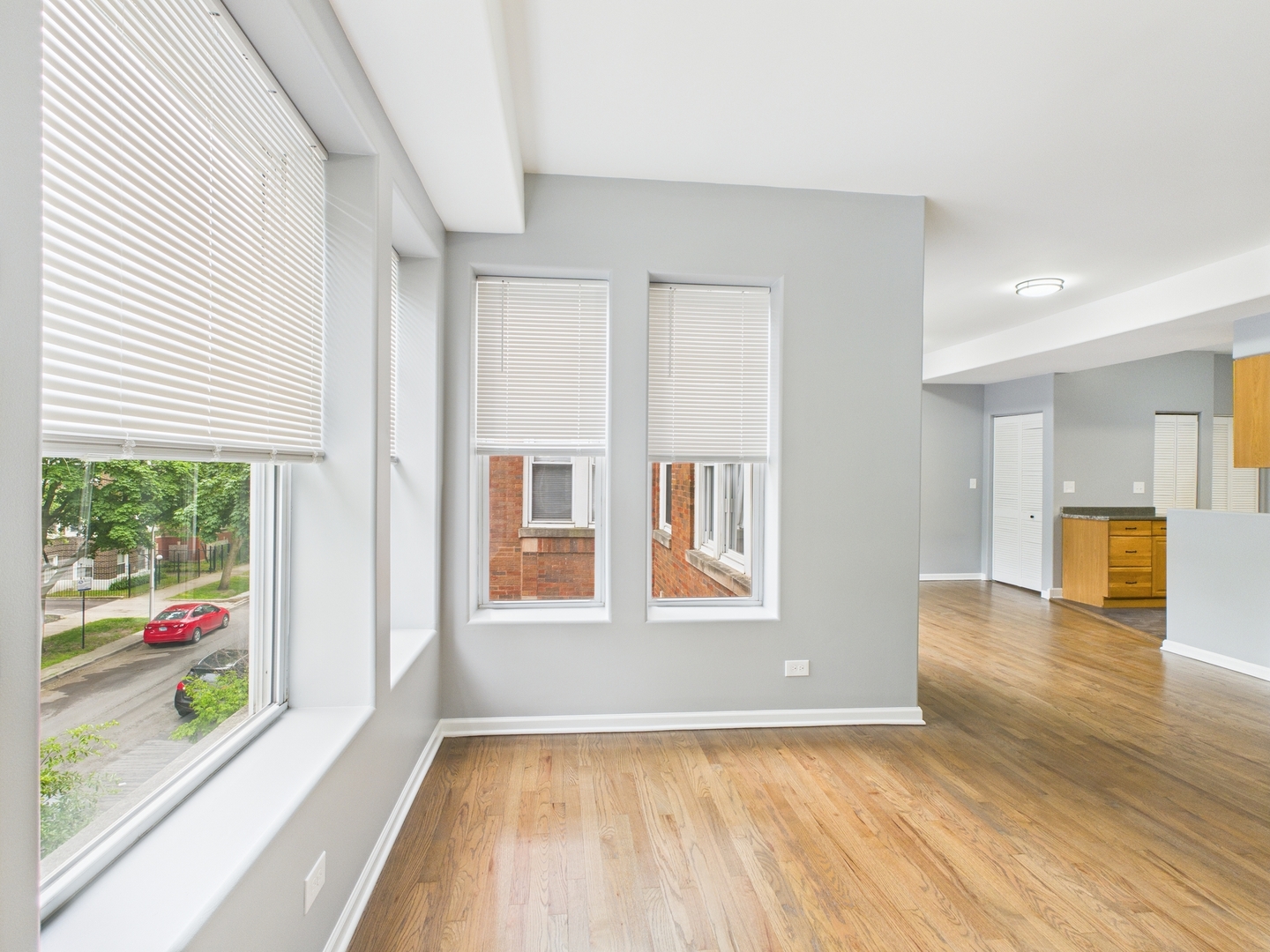 1729 E 67th Street #2E, Chicago, IL 60649