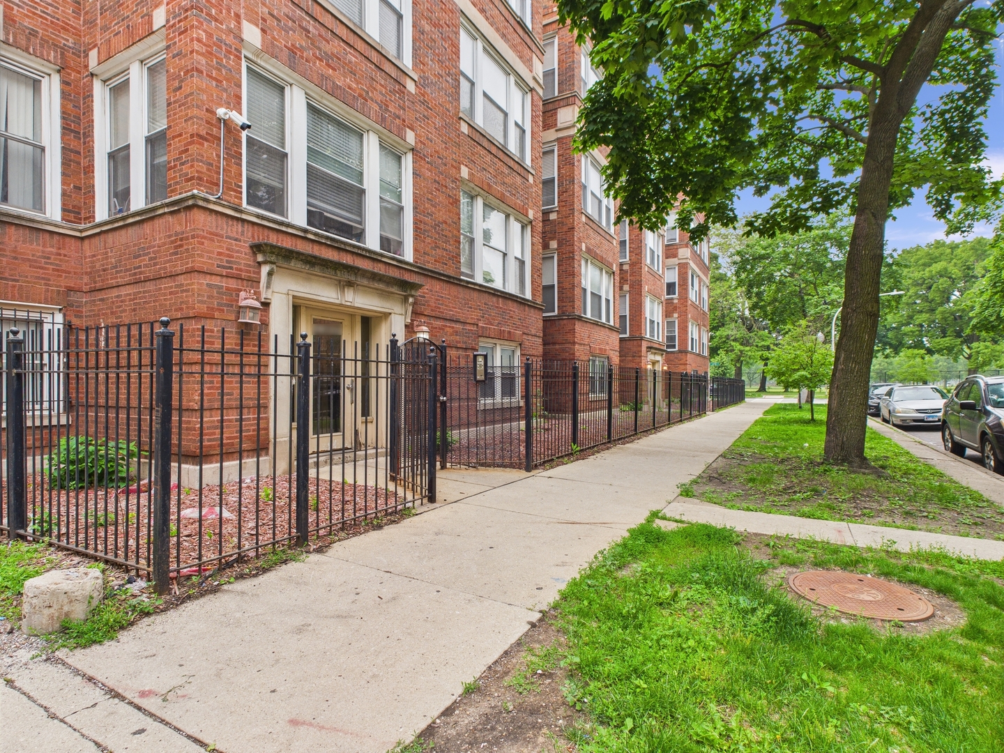 1729 E 67th Street #2E, Chicago, IL 60649