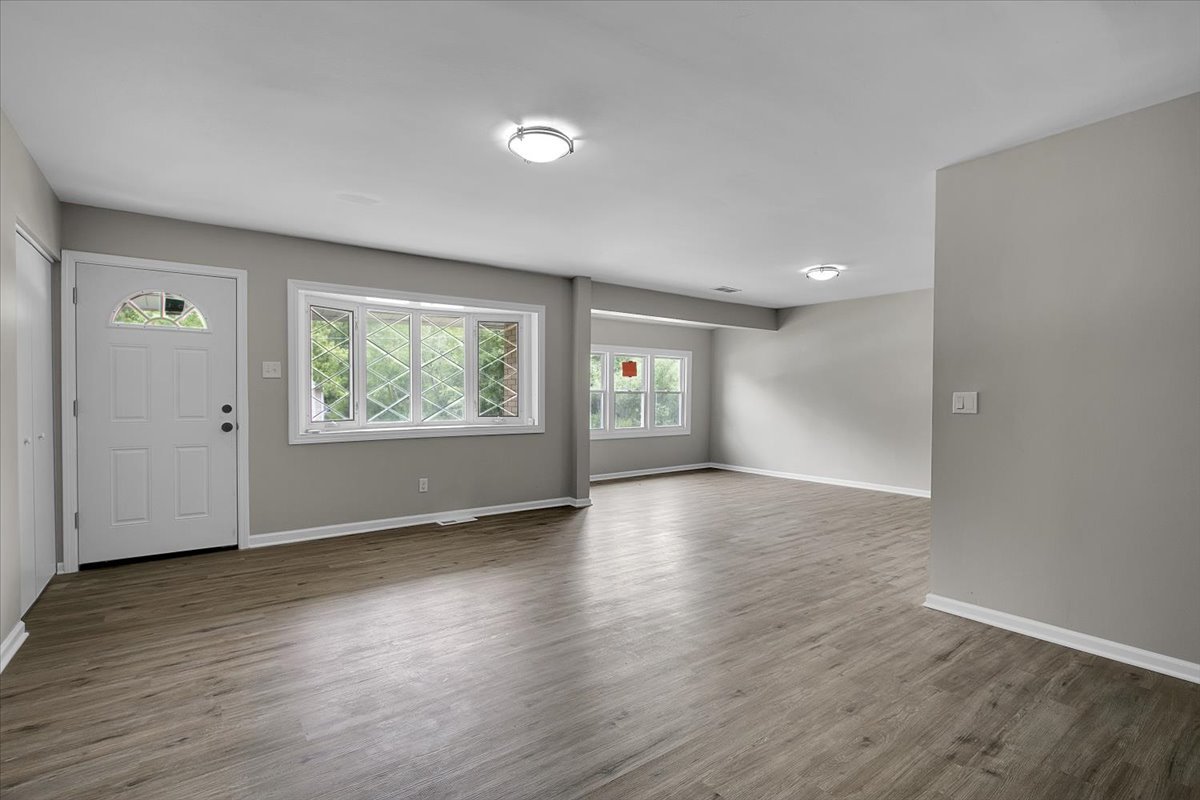 549 Allen Lane, University Park, IL 60484