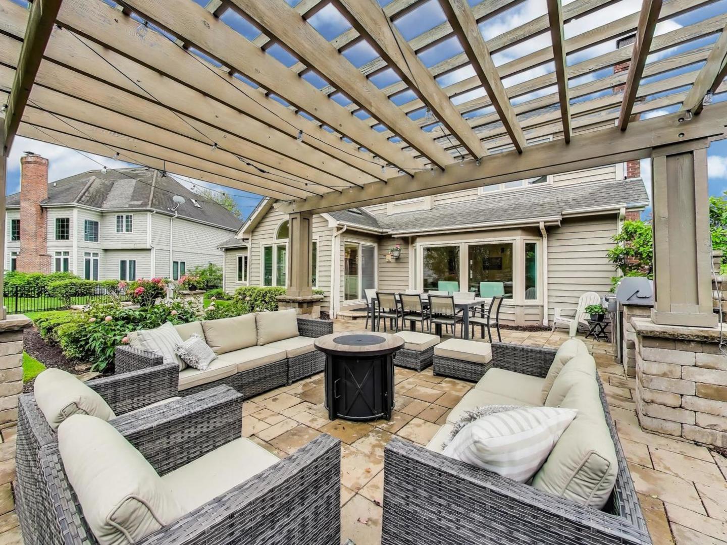 1664 IMPERIAL Circle, Naperville, IL 60563