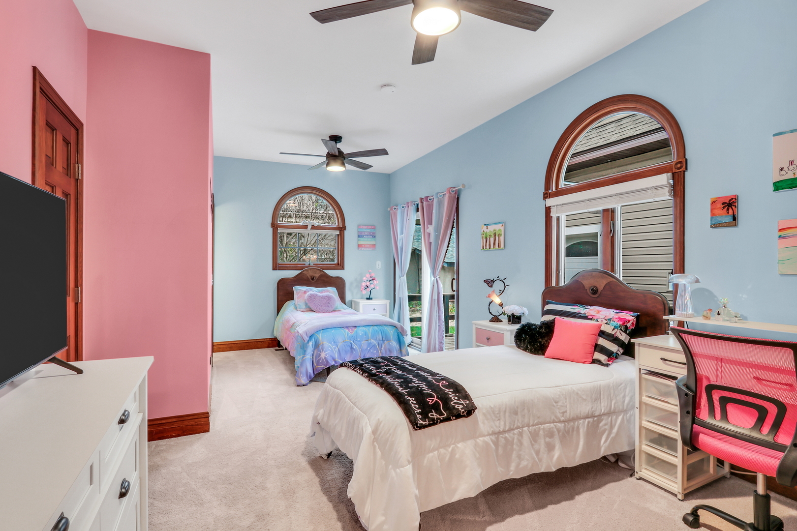 2407 N Villa Lane, McHenry, IL 60051