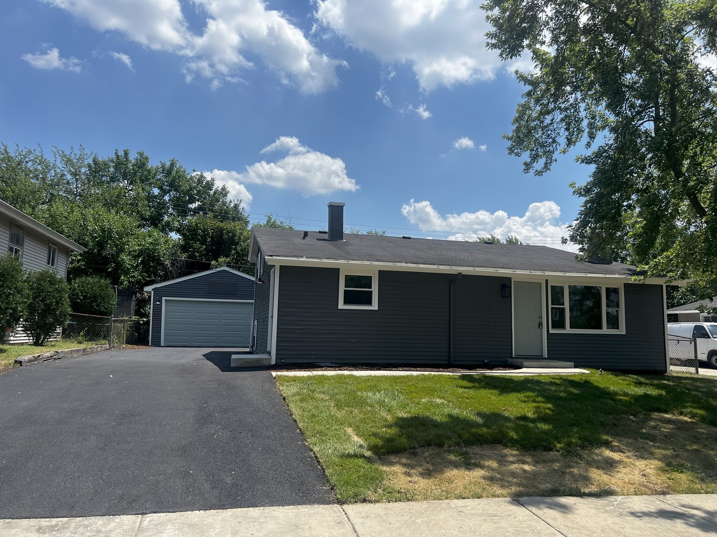 805 Monroe Avenue, Carpentersville, IL 60110