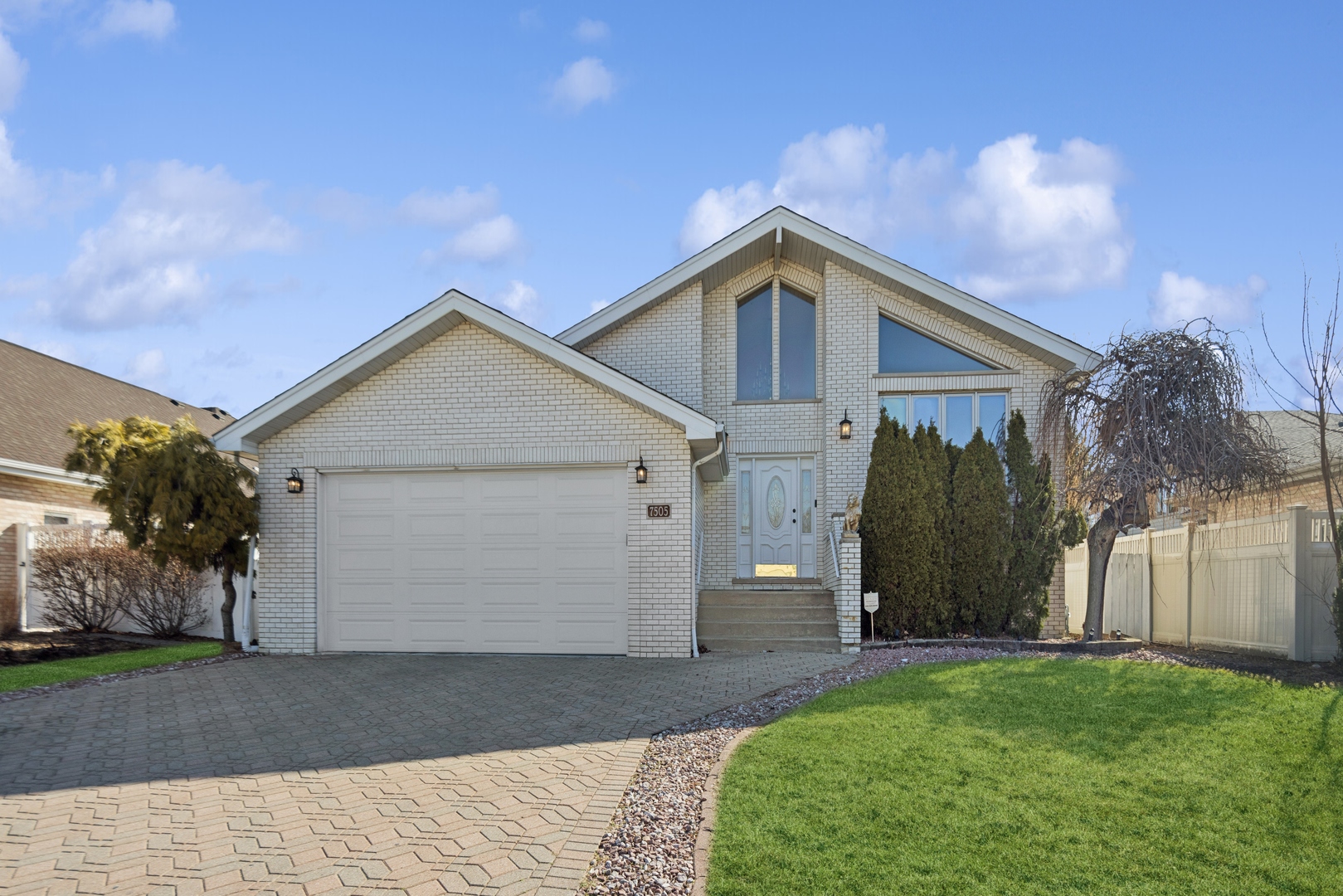 7505 Blazer Avenue, Justice, IL 60458