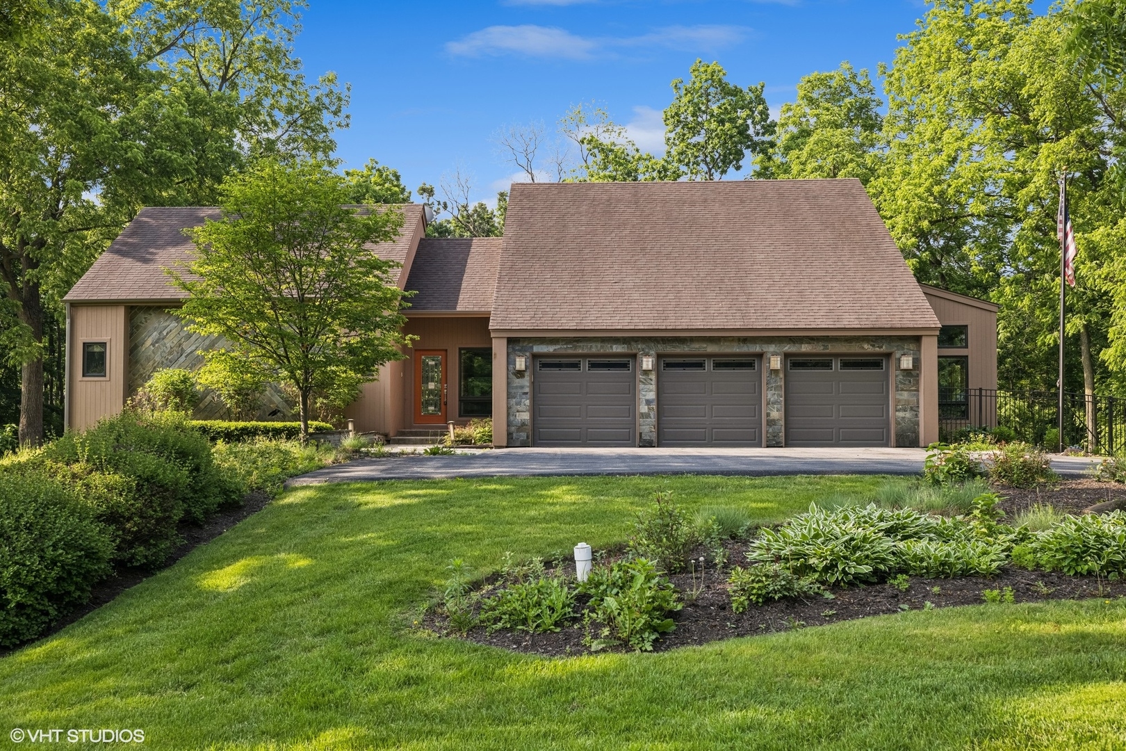 4901 Hill Road, Richmond, IL 60071