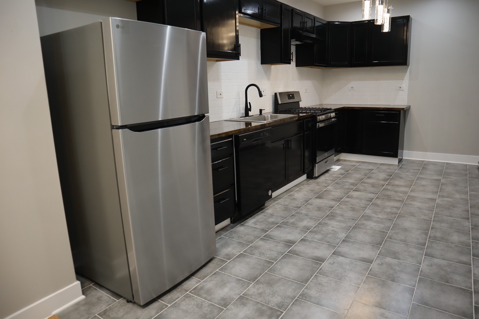 8346 S Baltimore Avenue, Chicago, IL 60617