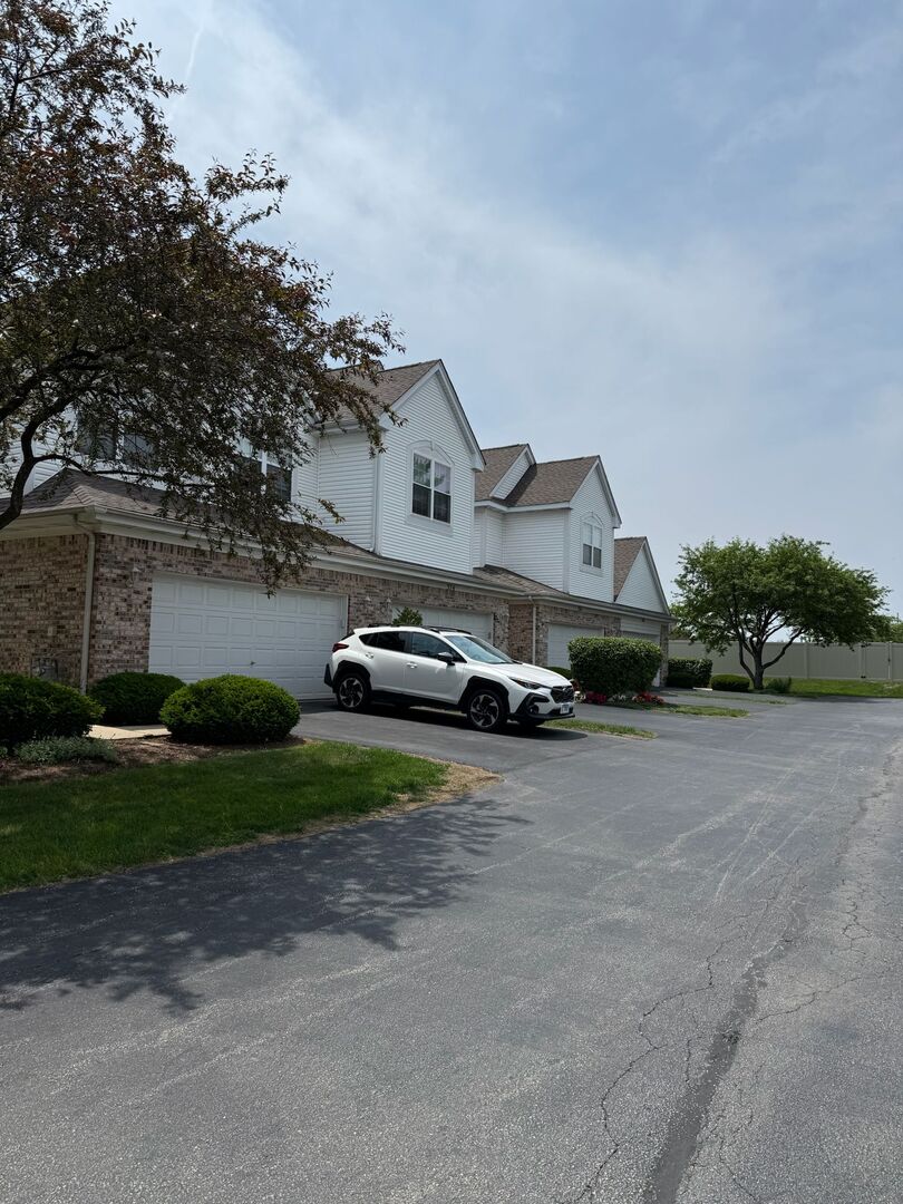 352 Bay Drive, Itasca, IL 60143