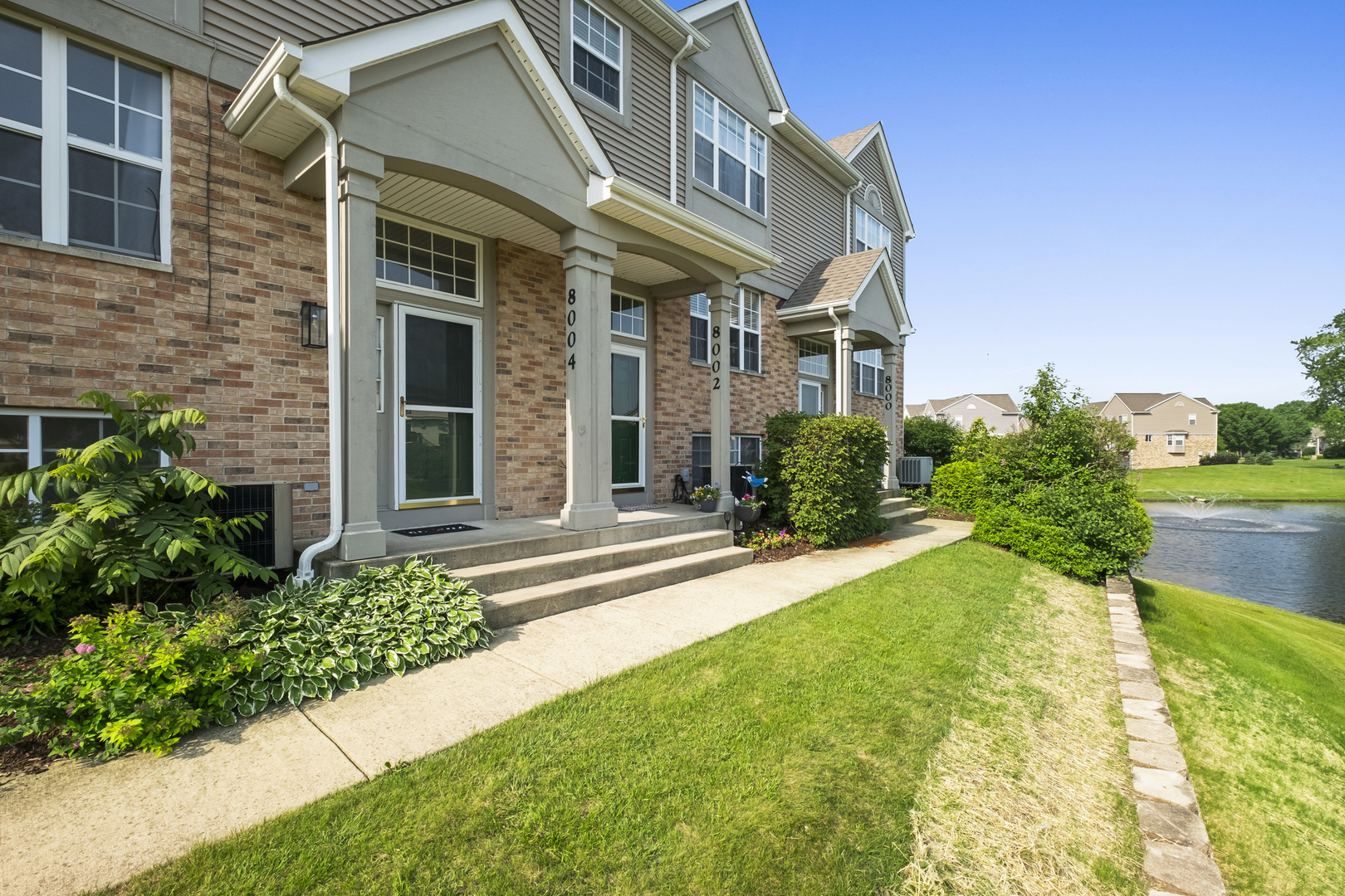 8004 Windsor Drive #8004, Darien, IL 60561