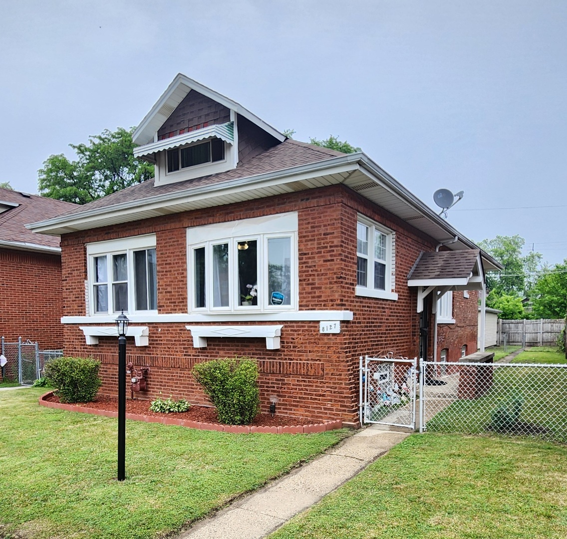 8127 S Blackstone Avenue, Chicago, IL 60619