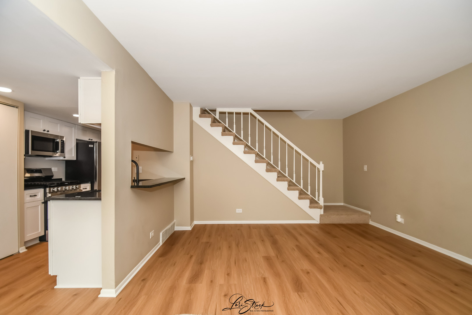29W572 Winchester Circle #3, Warrenville, IL 60555