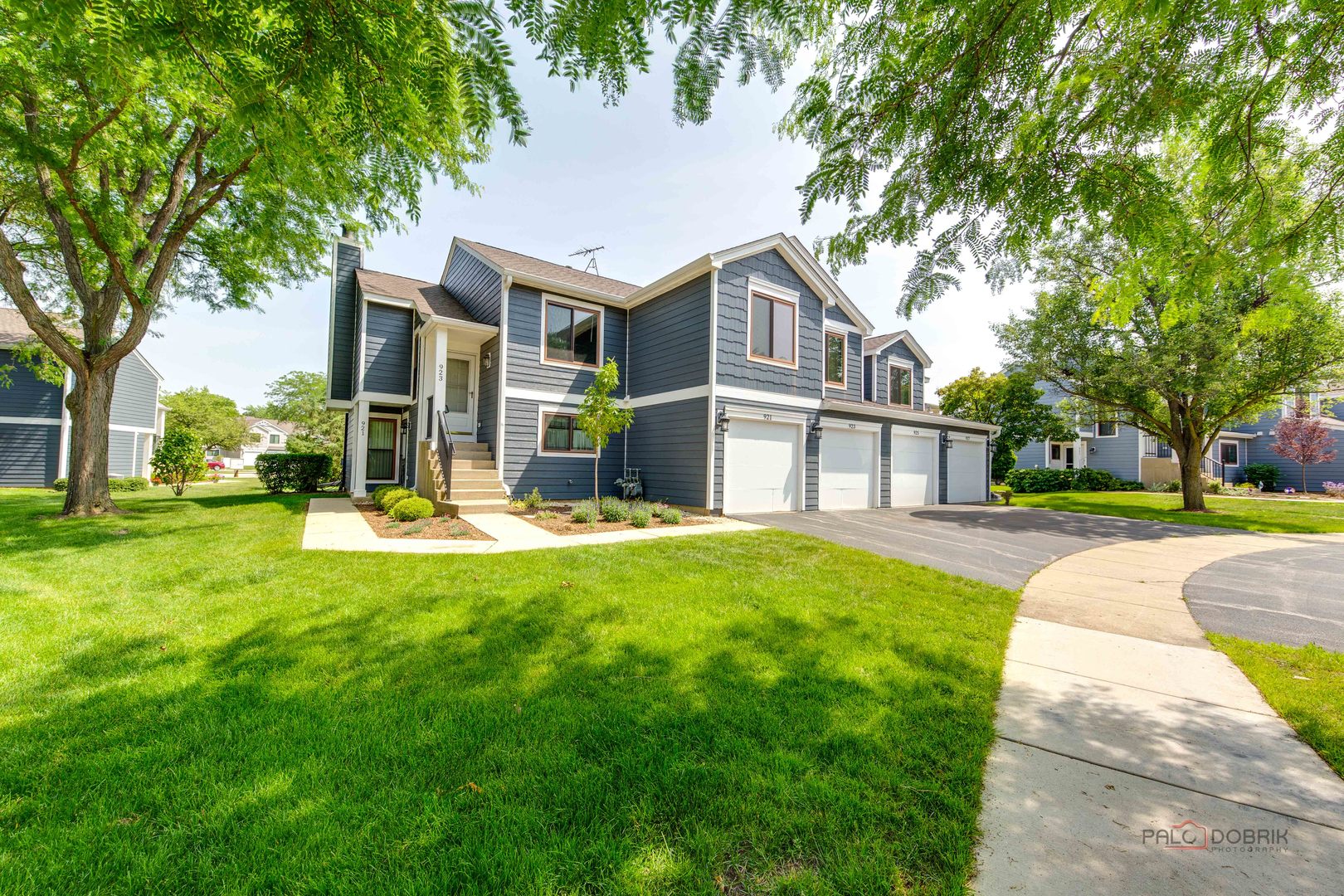 923 Manchester Circle #923, Schaumburg, IL 60193