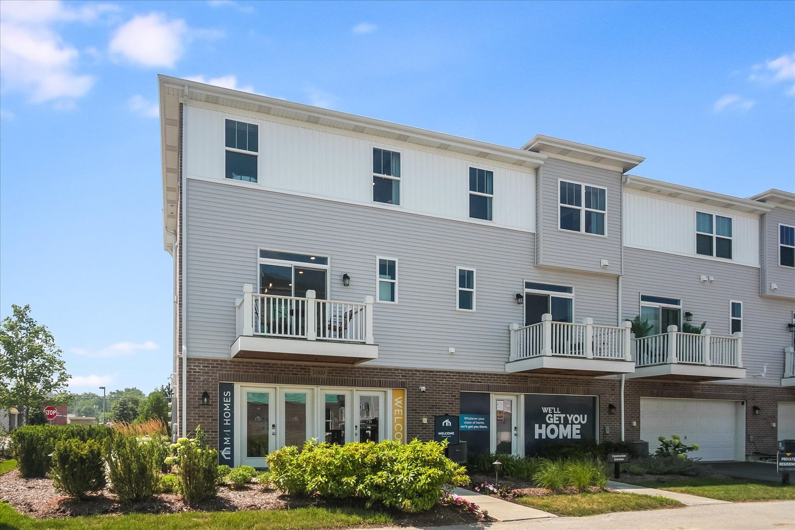 1060 E Oakton Street, Des Plaines, IL 60018