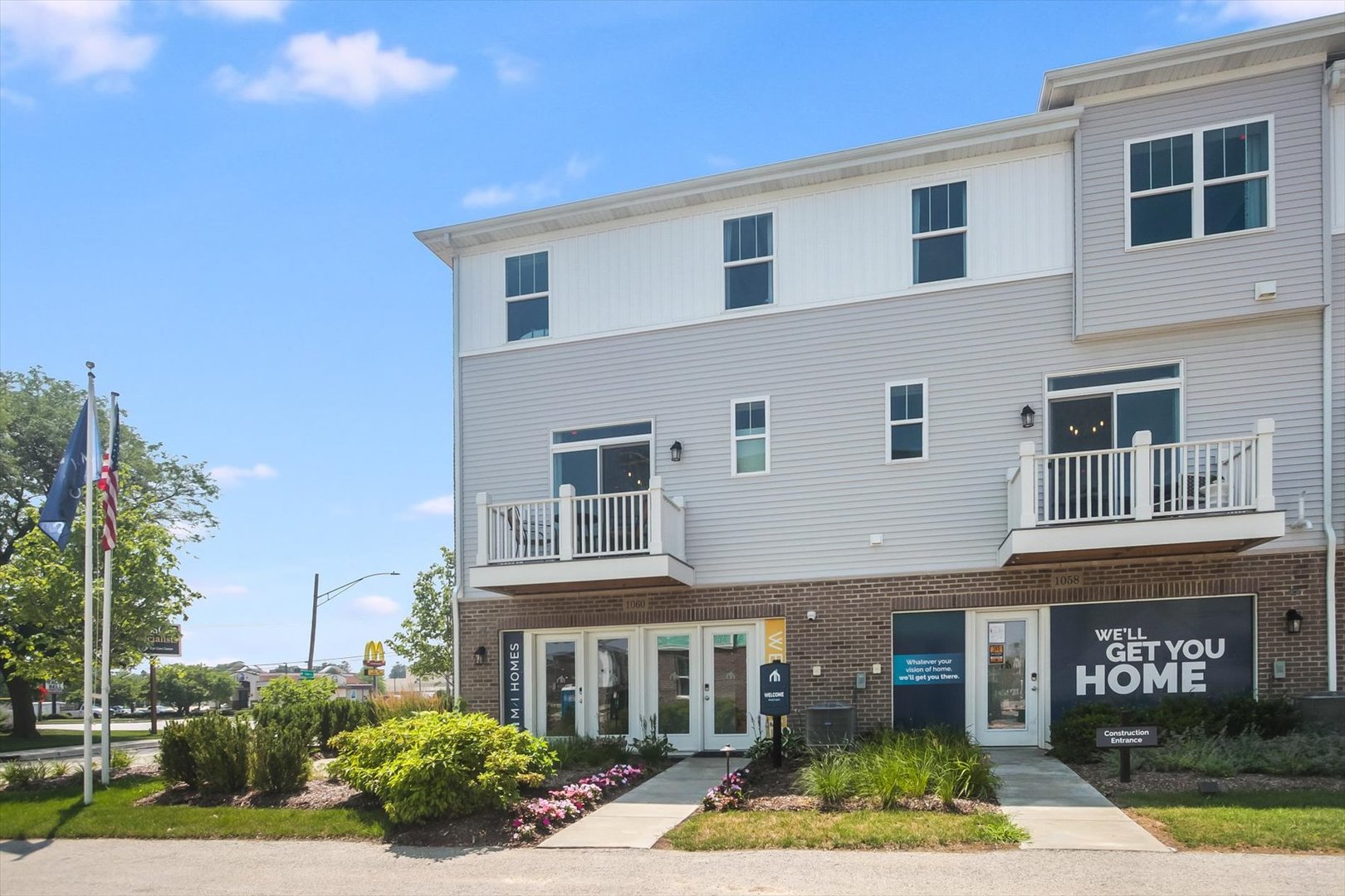 1060 E Oakton Street, Des Plaines, IL 60018