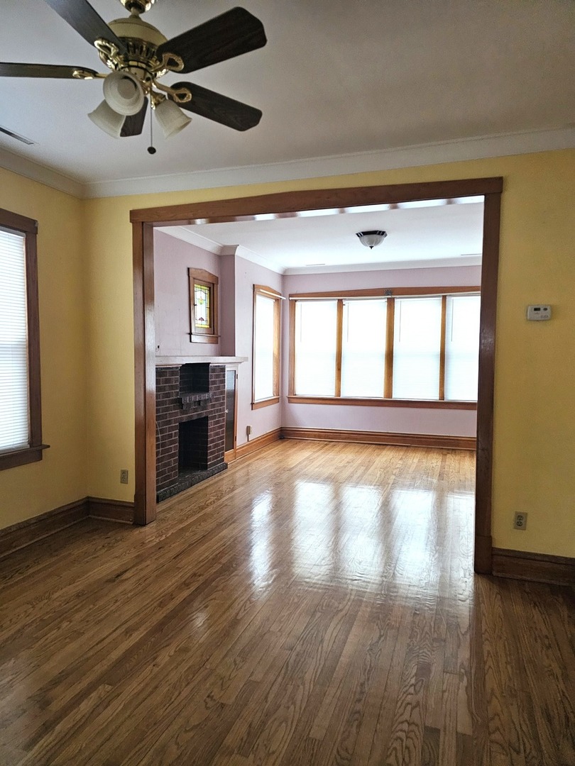 3827 S Damen Avenue, Chicago, IL 60609