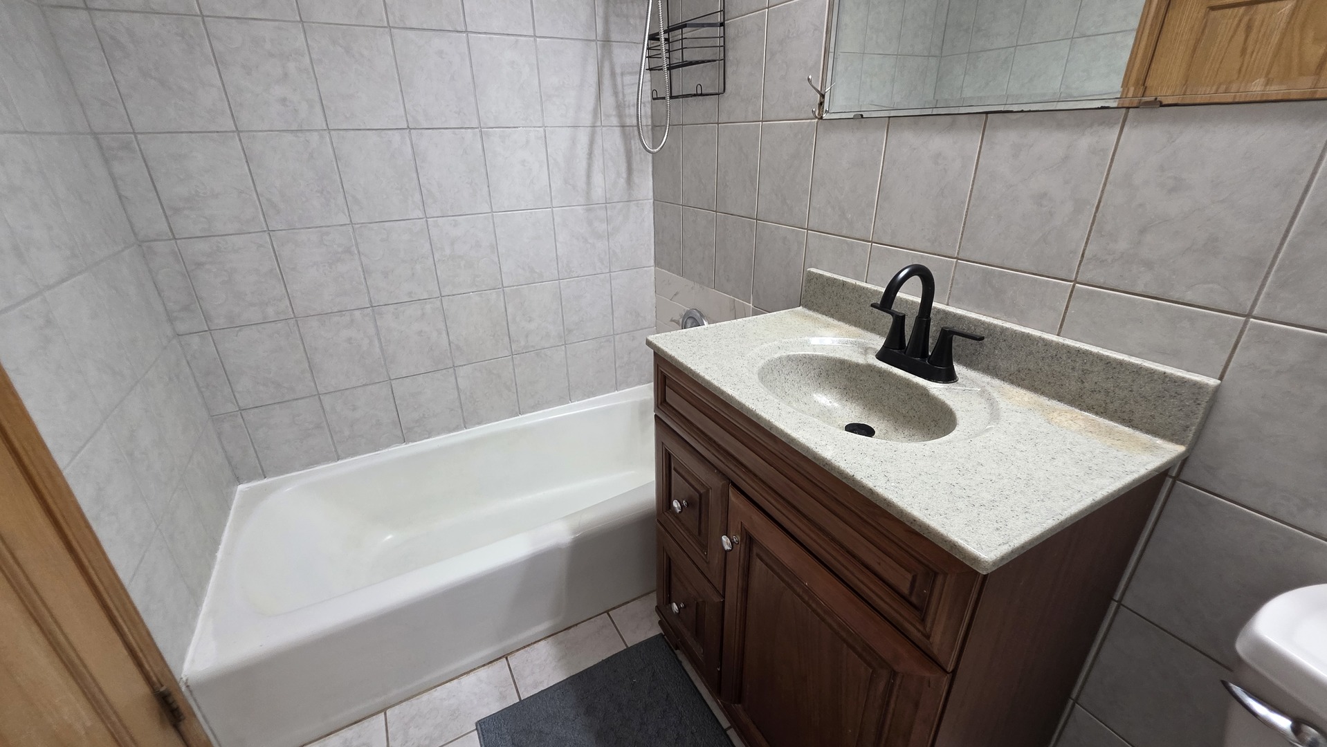 9446 DEE Road #2E, Des Plaines, IL 60016