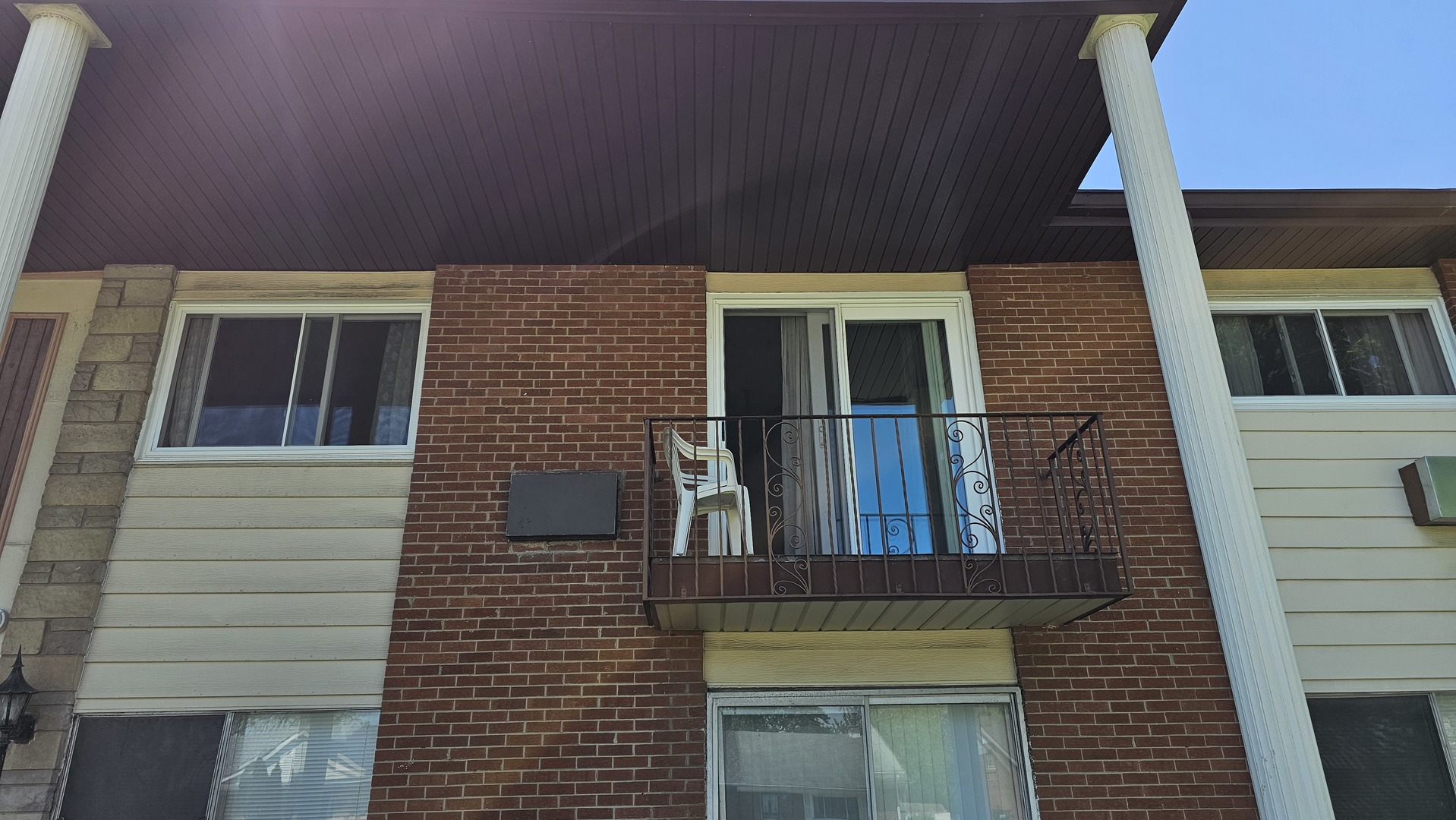 9446 DEE Road #2E, Des Plaines, IL 60016