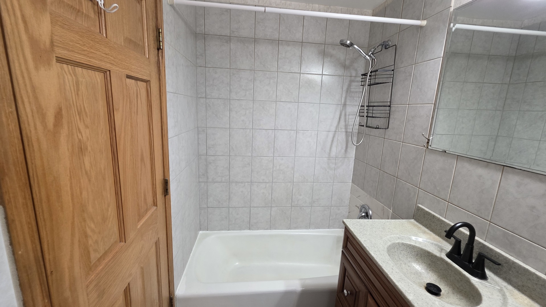9446 DEE Road #2E, Des Plaines, IL 60016