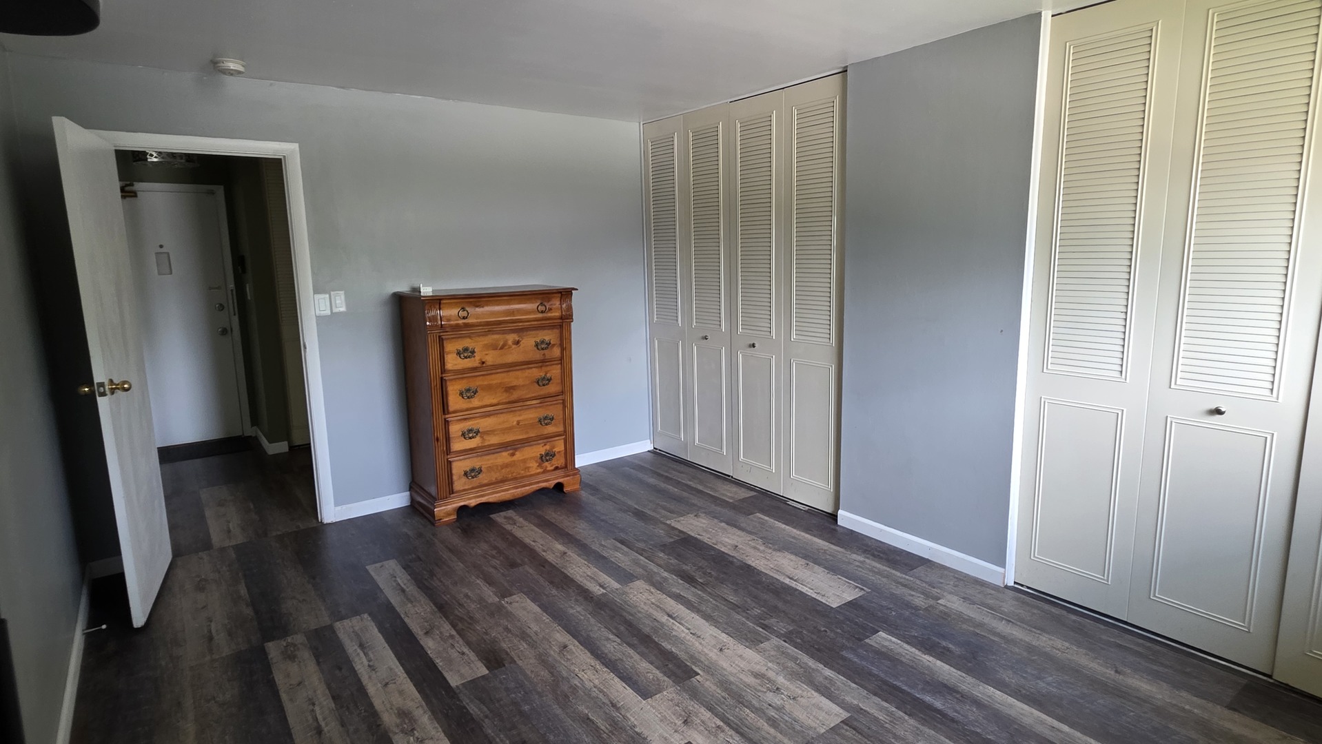 9446 DEE Road #2E, Des Plaines, IL 60016