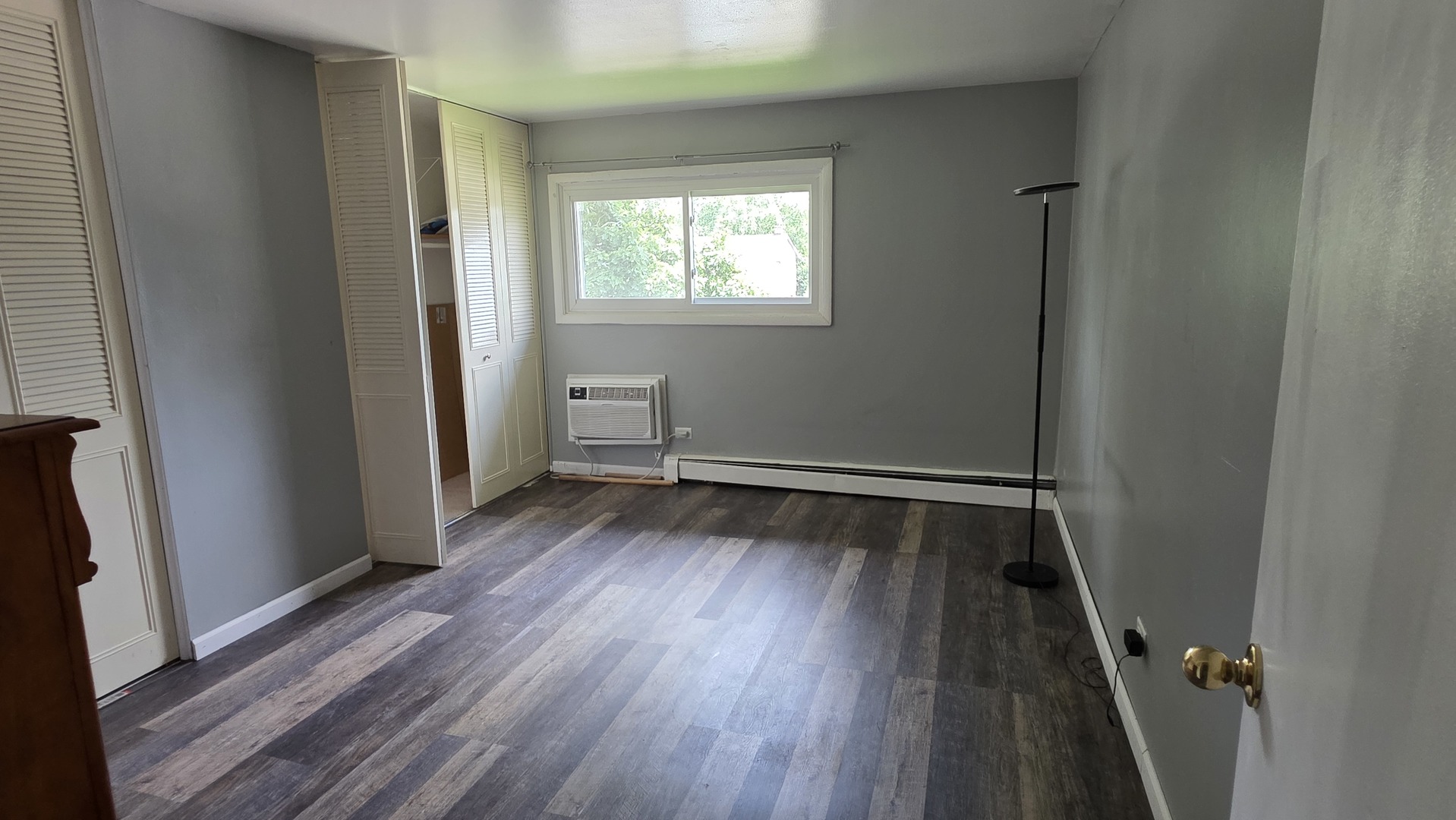 9446 DEE Road #2E, Des Plaines, IL 60016