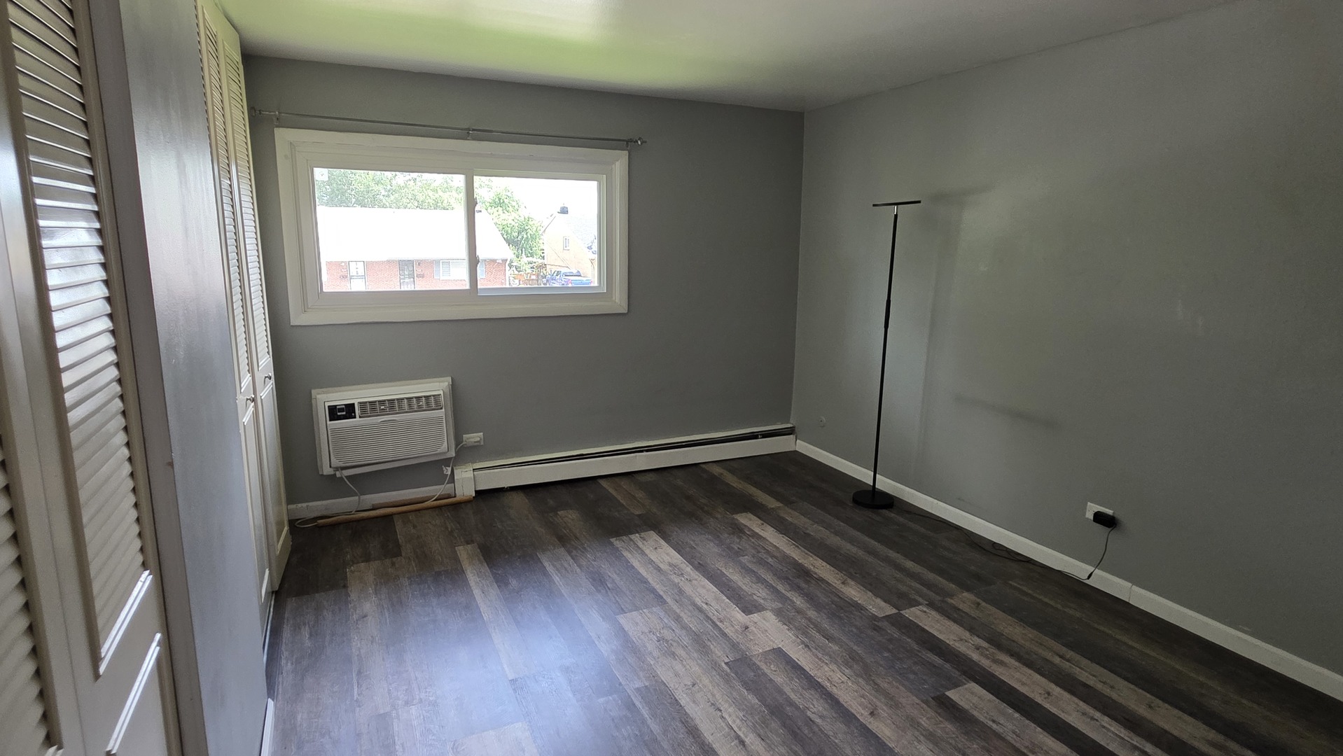 9446 DEE Road #2E, Des Plaines, IL 60016