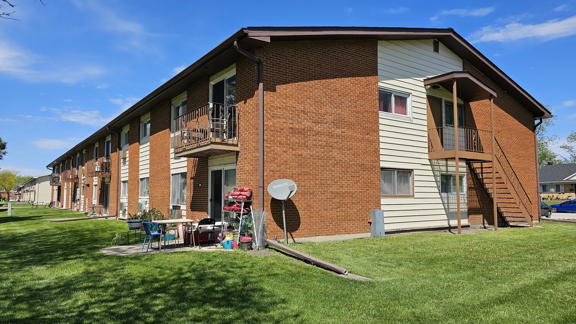9446 DEE Road #2E, Des Plaines, IL 60016