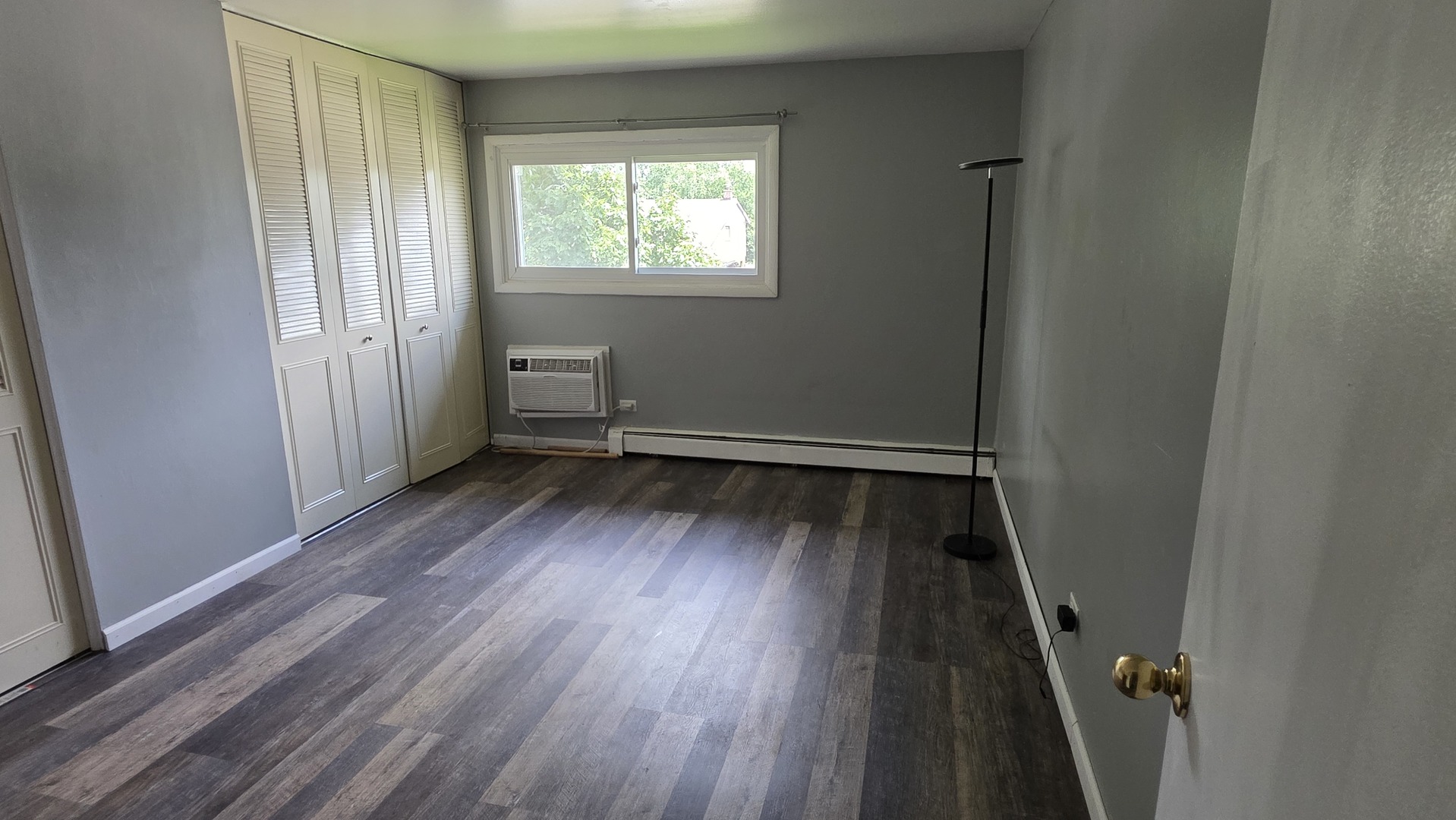 9446 DEE Road #2E, Des Plaines, IL 60016