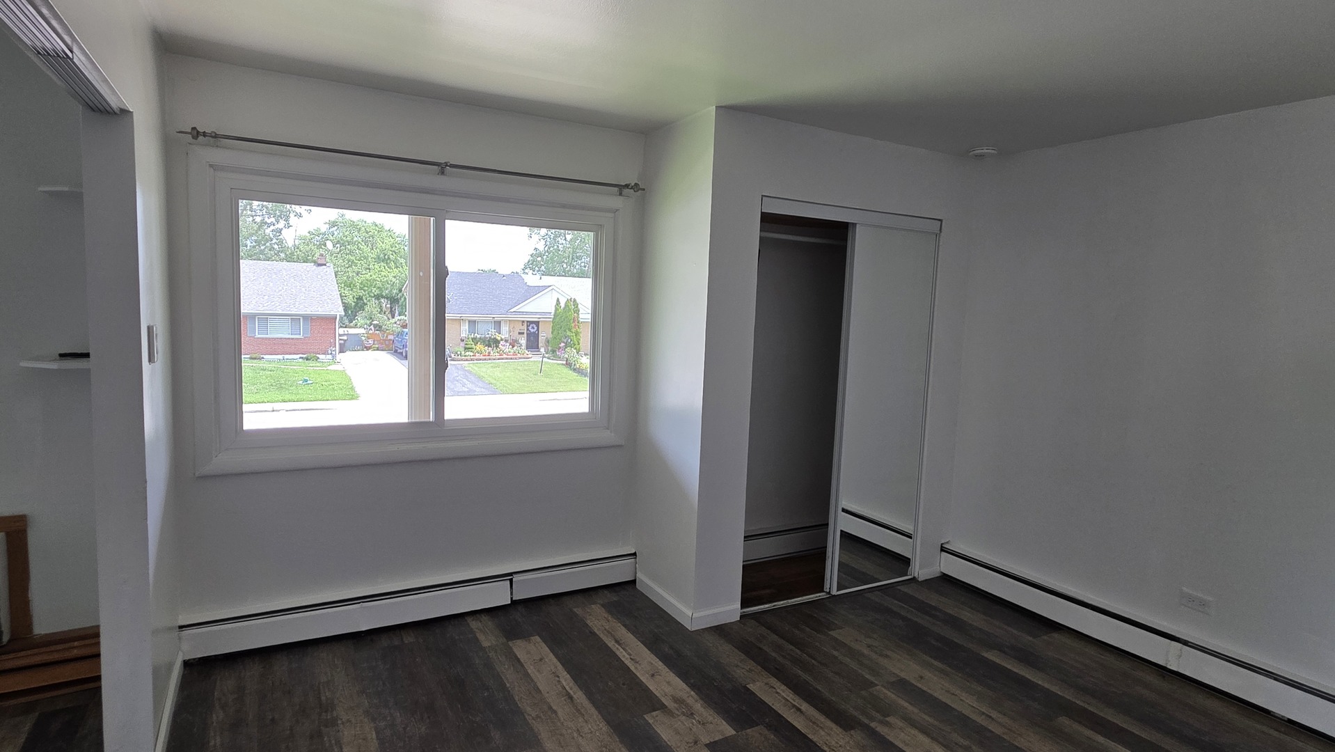 9446 DEE Road #2E, Des Plaines, IL 60016