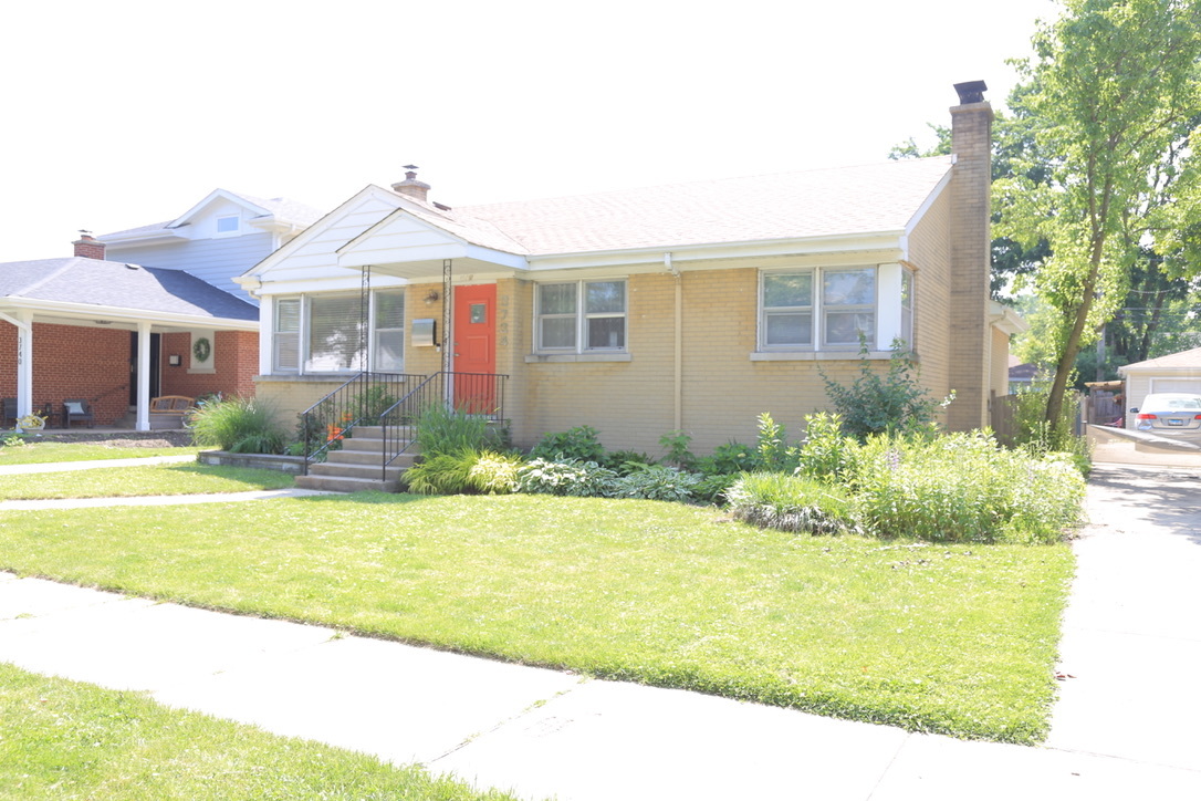 3734 Morton Avenue, Brookfield, IL 60513