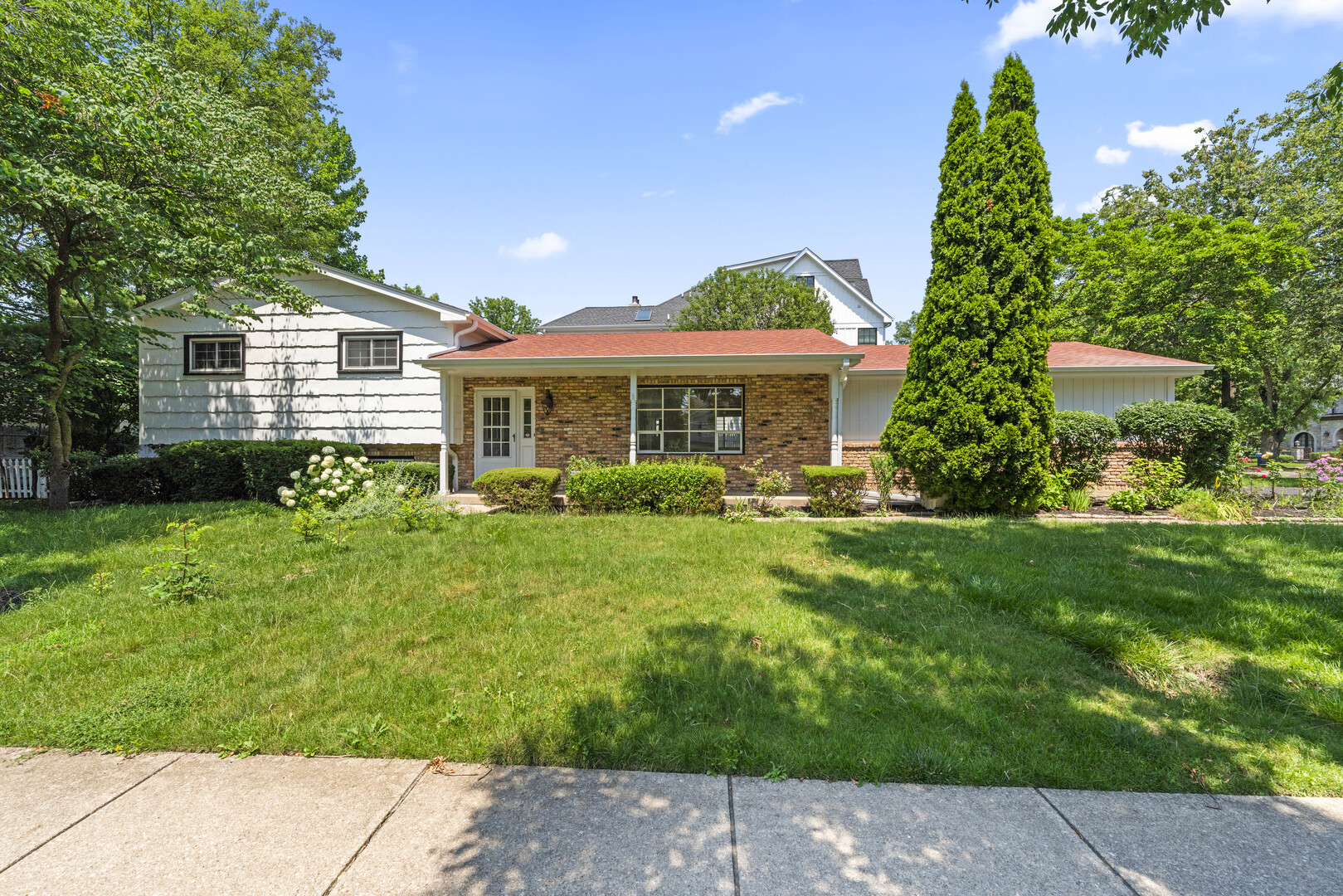 5654 S Washington Street, Hinsdale, IL 60521