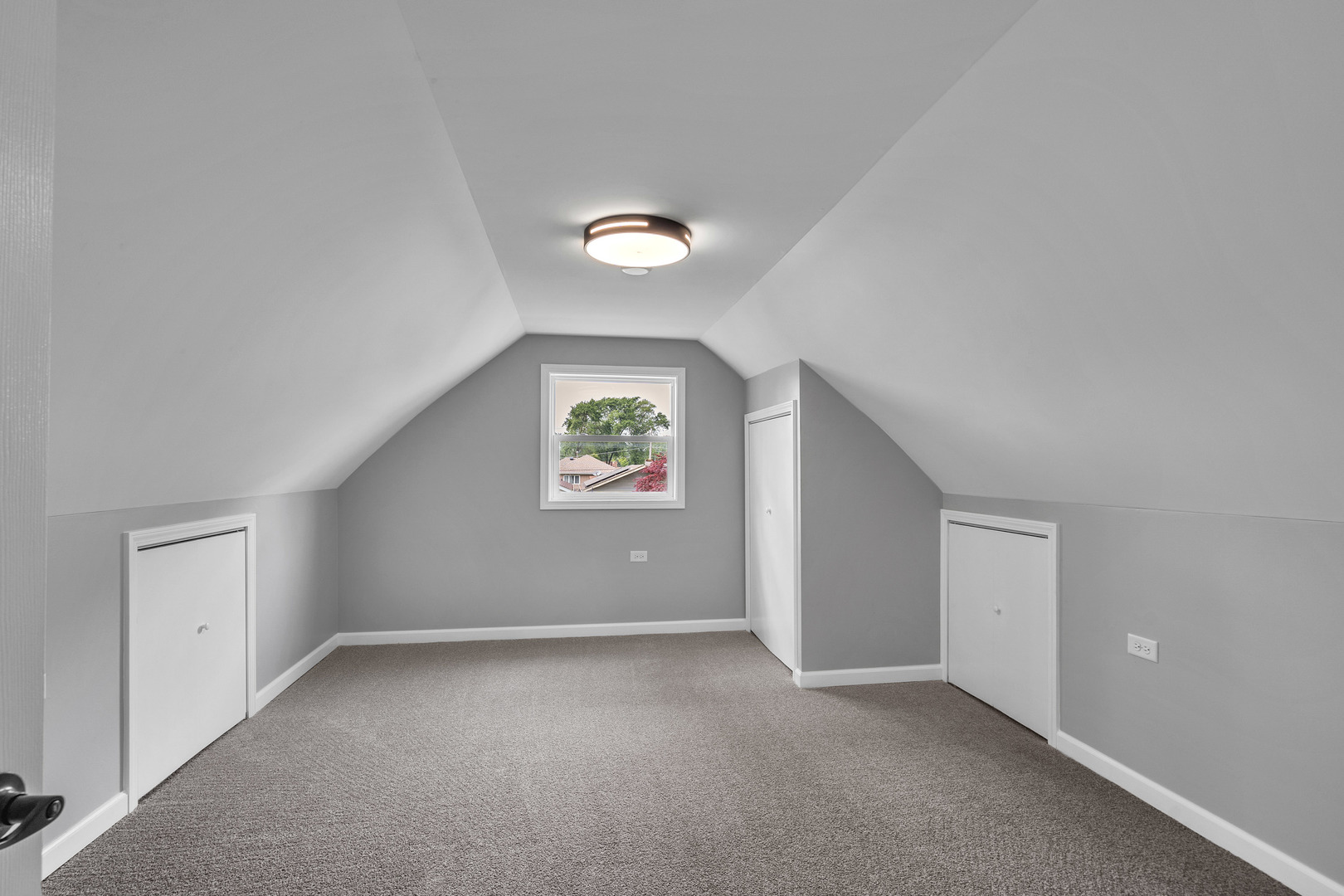 5707 W 82nd Place, Burbank, IL 60459