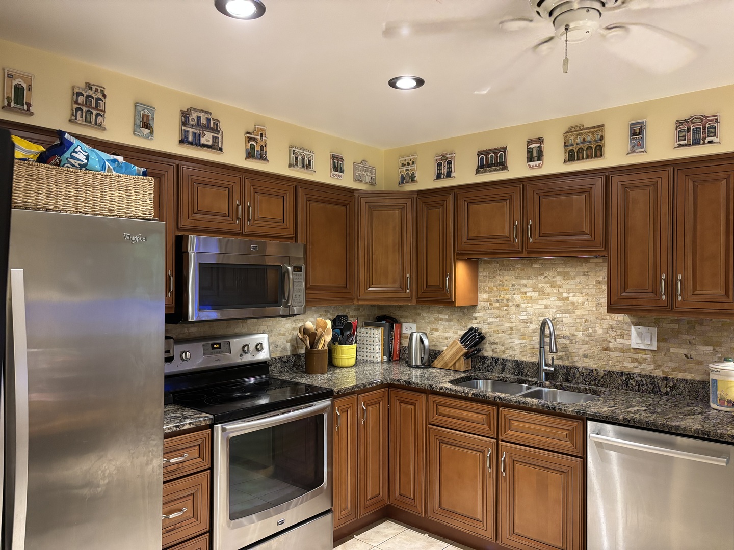 709 79th Street #403, Darien, IL 60561