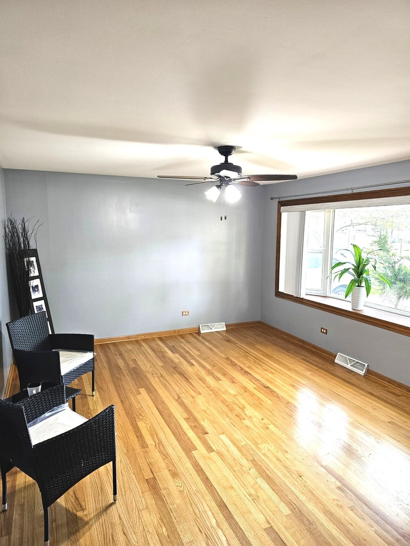 6512 Ridge Drive, Chicago Ridge, IL 60415