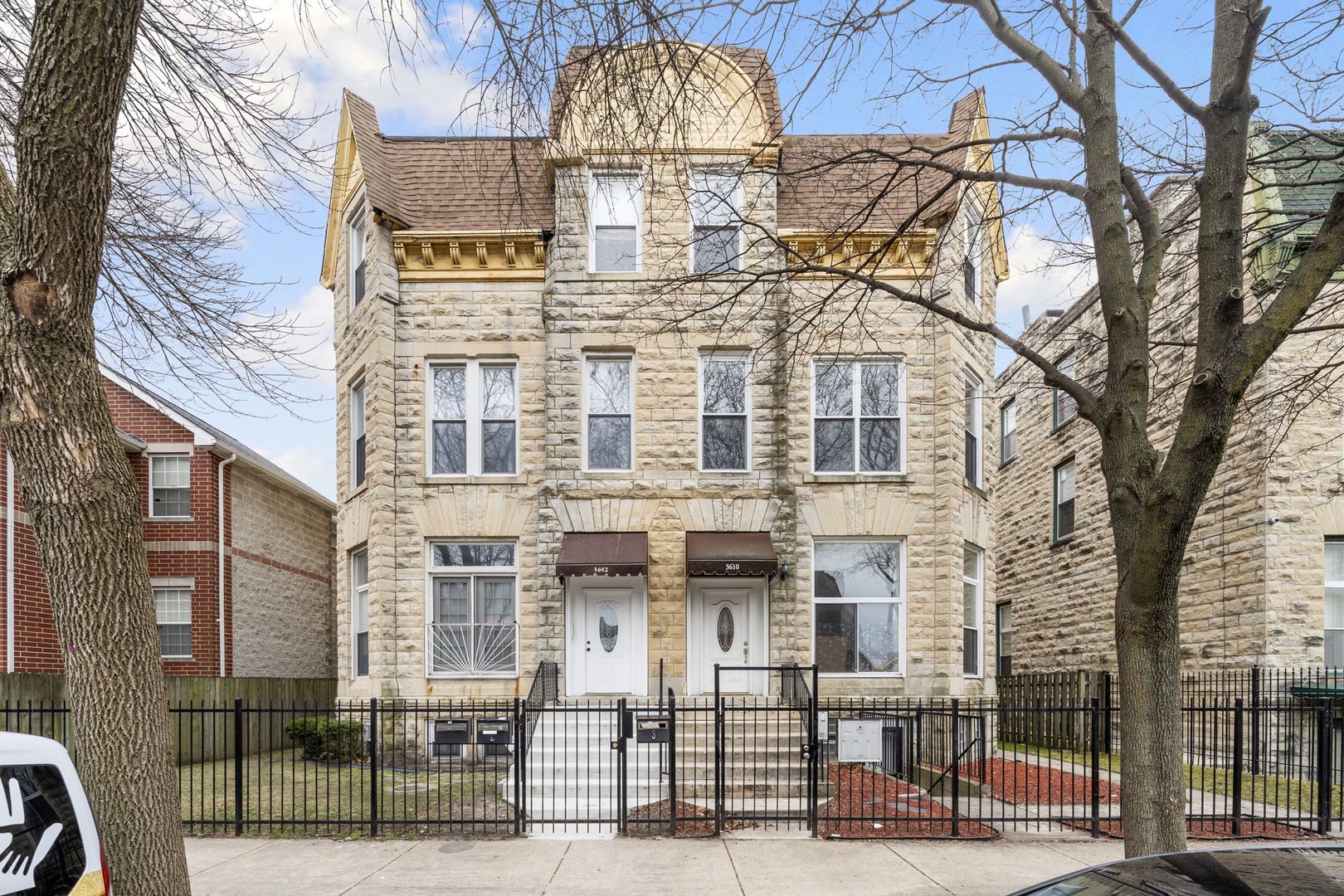 3612 S Prairie Avenue #2, Chicago, IL 60653