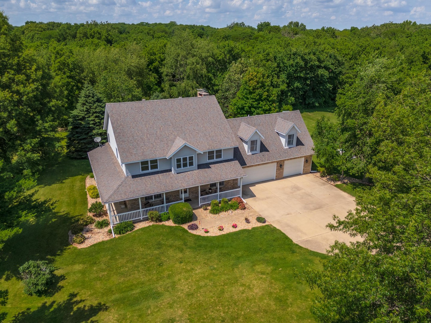 13494 E 75 North Road, Heyworth, IL 61745