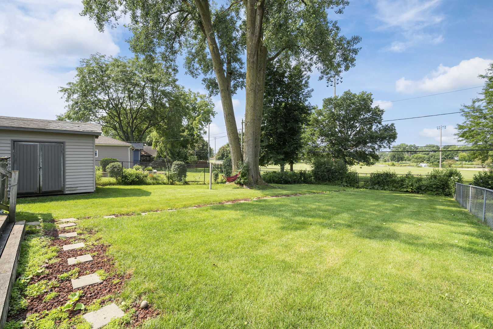 2607 School Drive, Rolling Meadows, IL 60008