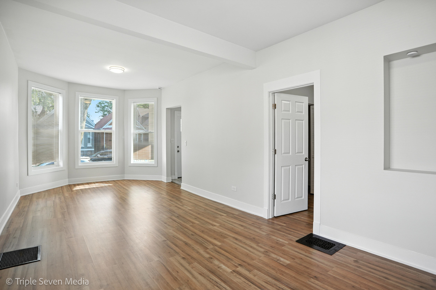 3425 W Carroll Avenue, Chicago, IL 60624