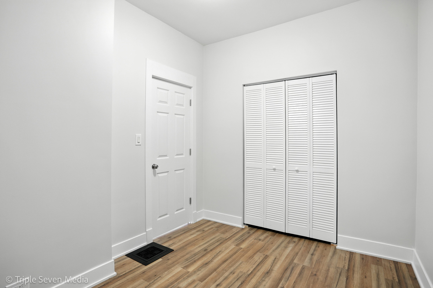 3425 W Carroll Avenue, Chicago, IL 60624