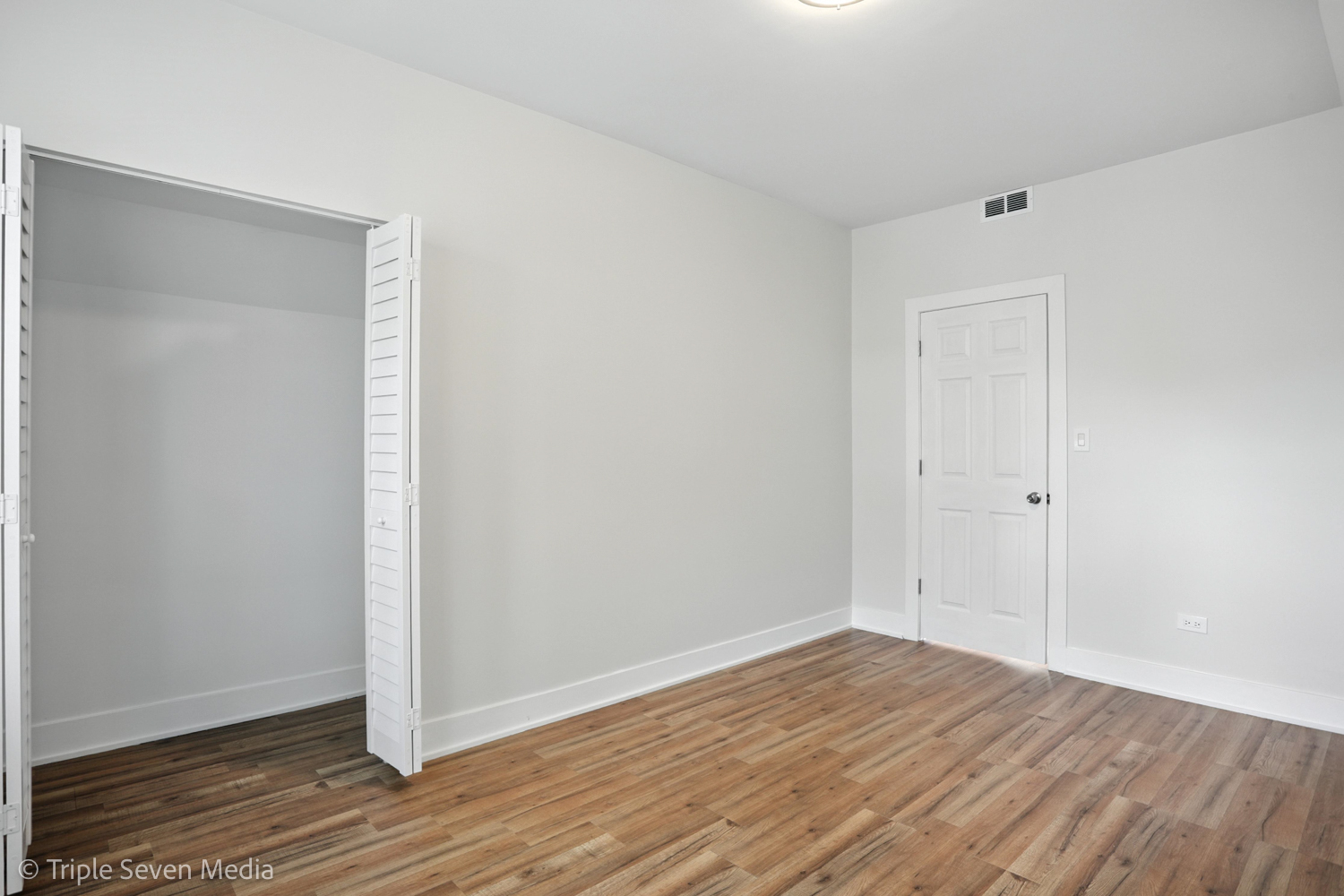 3425 W Carroll Avenue, Chicago, IL 60624