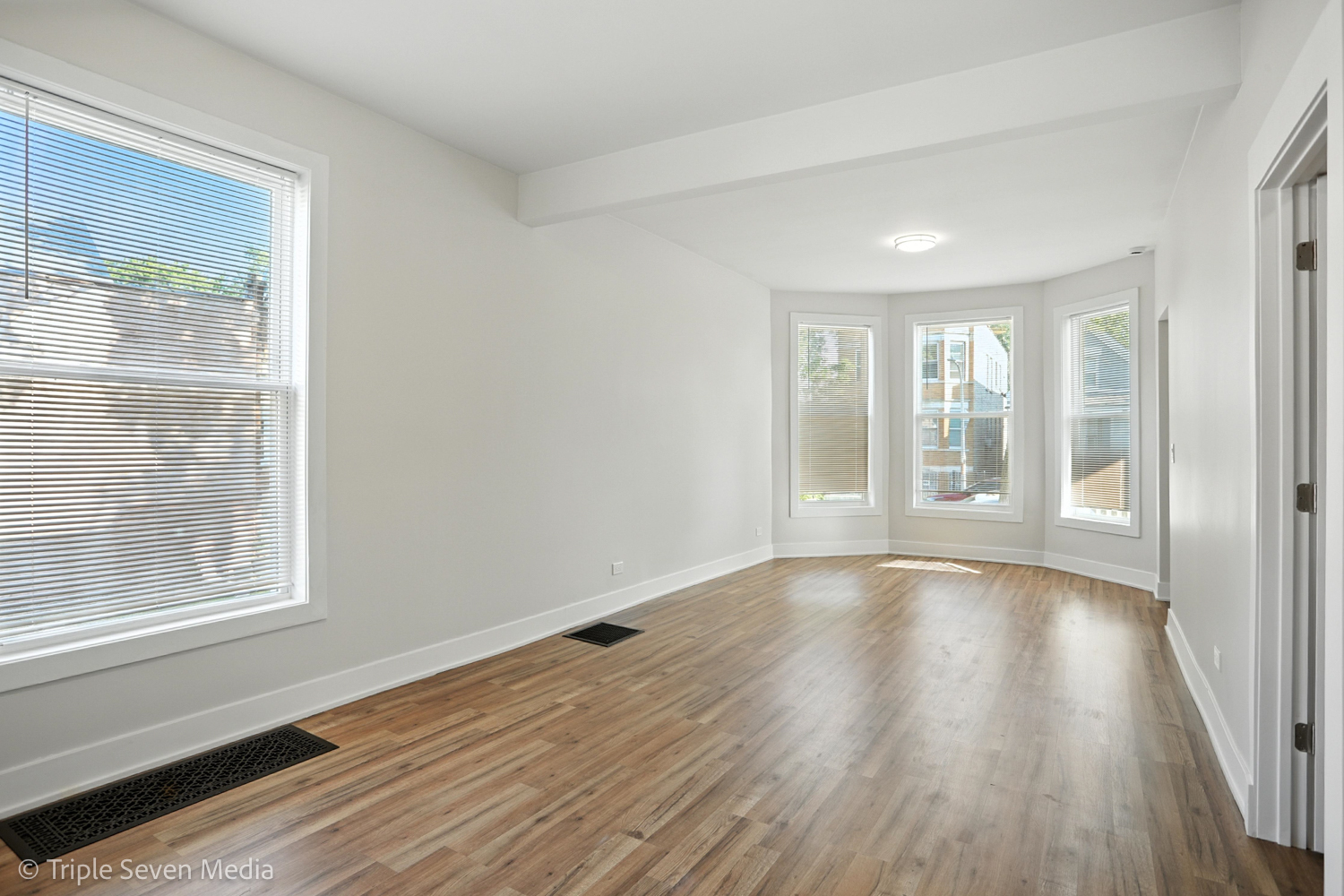 3425 W Carroll Avenue, Chicago, IL 60624
