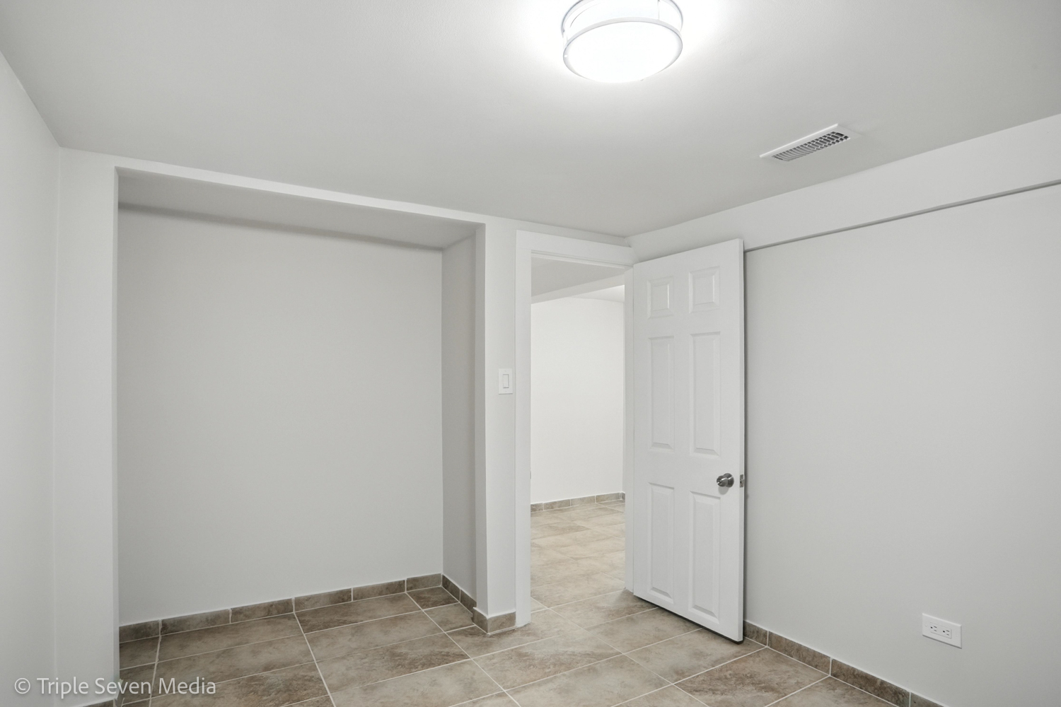 3425 W Carroll Avenue, Chicago, IL 60624