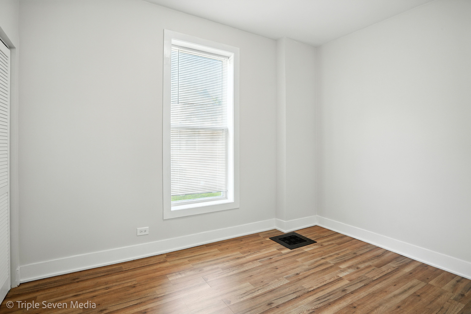 3425 W Carroll Avenue, Chicago, IL 60624