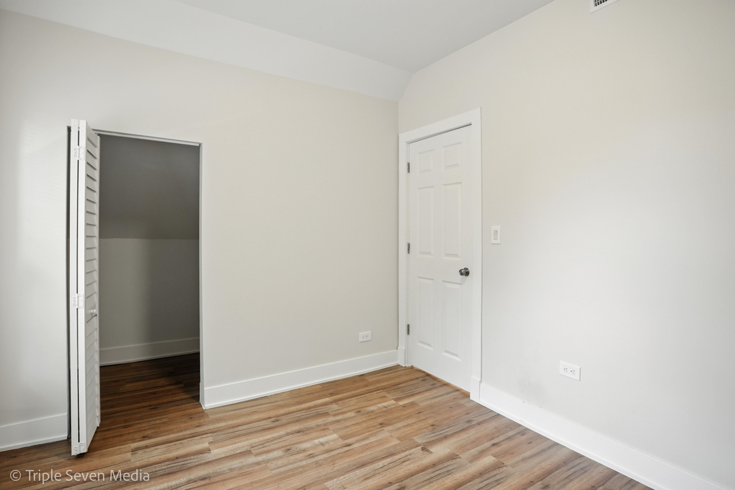 3425 W Carroll Avenue, Chicago, IL 60624